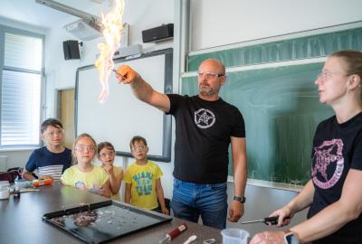 44. Chemické pokusy s ohněm