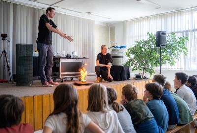 54. Vědecká show Vidět zvuk, slyšet světlo - Úžasné divadlo fyziky (ÚDIF)