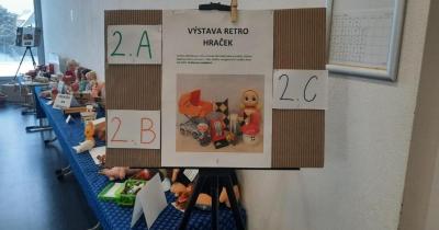 Druháci uspořádali výstavu retro hraček