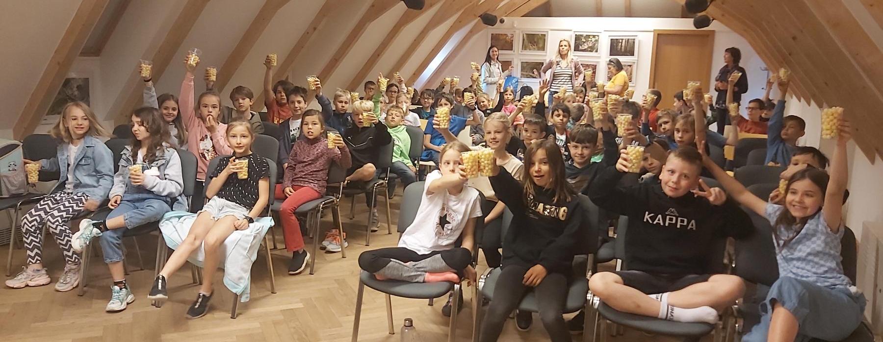 Kino a křupky :) (3. B)