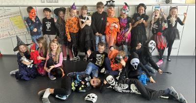 Halloween ve 2.A – den plný masek a zábavy